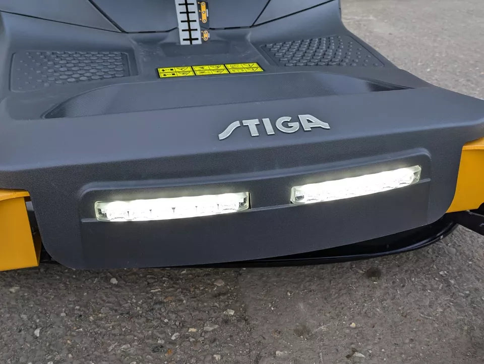 Stiga GYRO 700E Battery Powered Axial Zero Turn Ride On Lawnmower - NEW