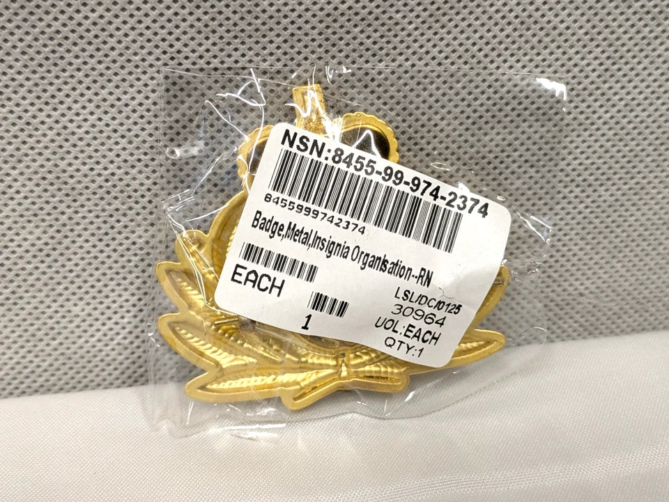 Royal Navy RN Officers Cap Badge