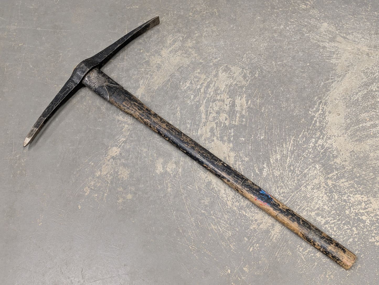 W. Gilpin 4.5lb Pick Axe - Dated 1983
