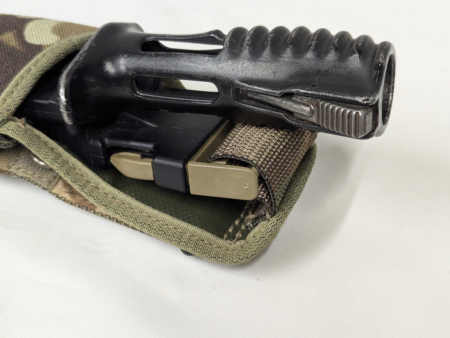 British Army L3A1 Bayonet for SA80 Rifle with Black Plastic Bayonet Frog and MTP PLCE Scabbard