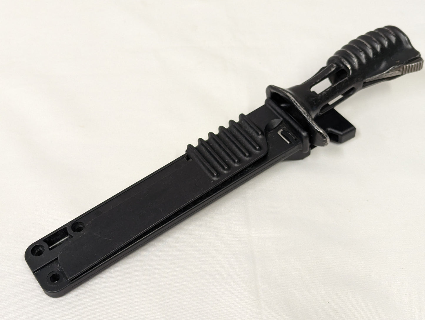 British Army L3A1 Bayonet for SA80 Rifle with Black Plastic Bayonet Frog and MTP PLCE Scabbard