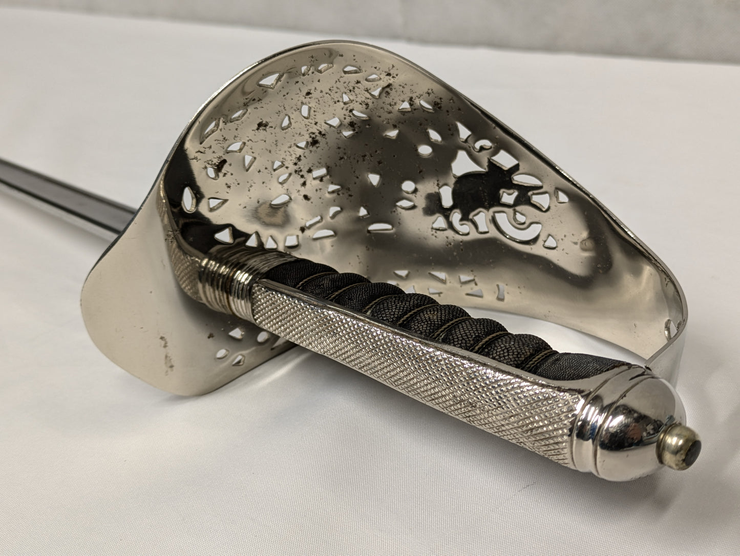 British 1897 Pattern Royal Engineers Officers Sword - R Groves 42-01