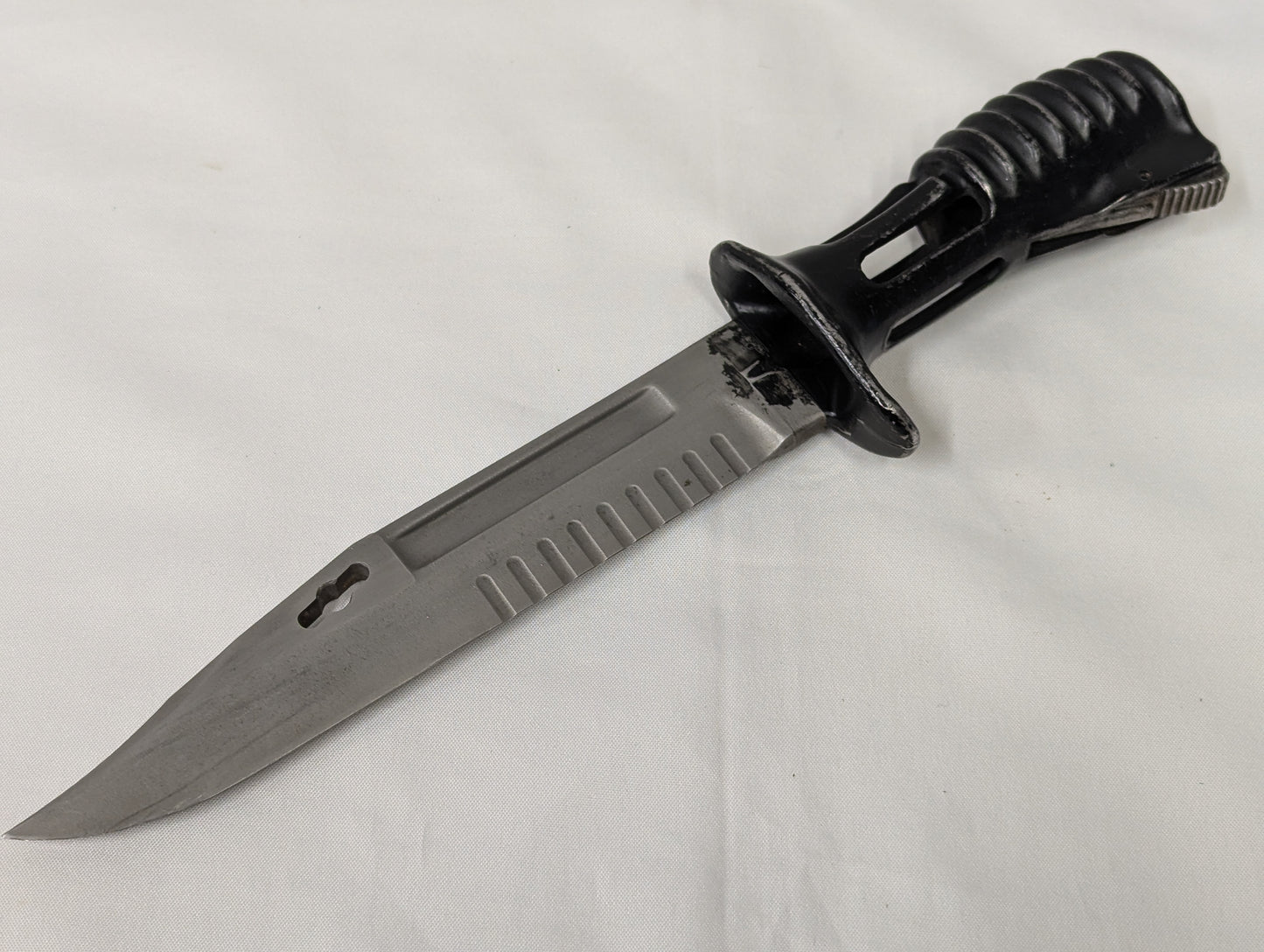 British Army L3A1 Bayonet for SA80 Rifle with Black Plastic Bayonet Frog and MTP PLCE Scabbard