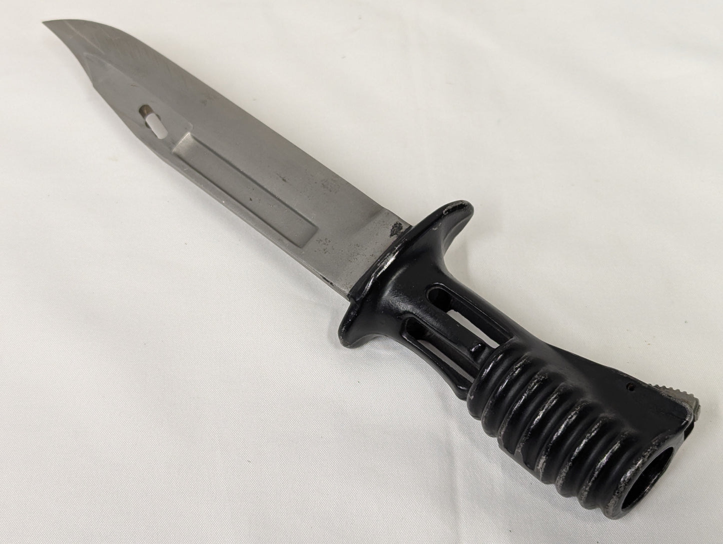 British Army L3A1 Bayonet for SA80 Rifle with Black Plastic Bayonet Frog and MTP PLCE Scabbard