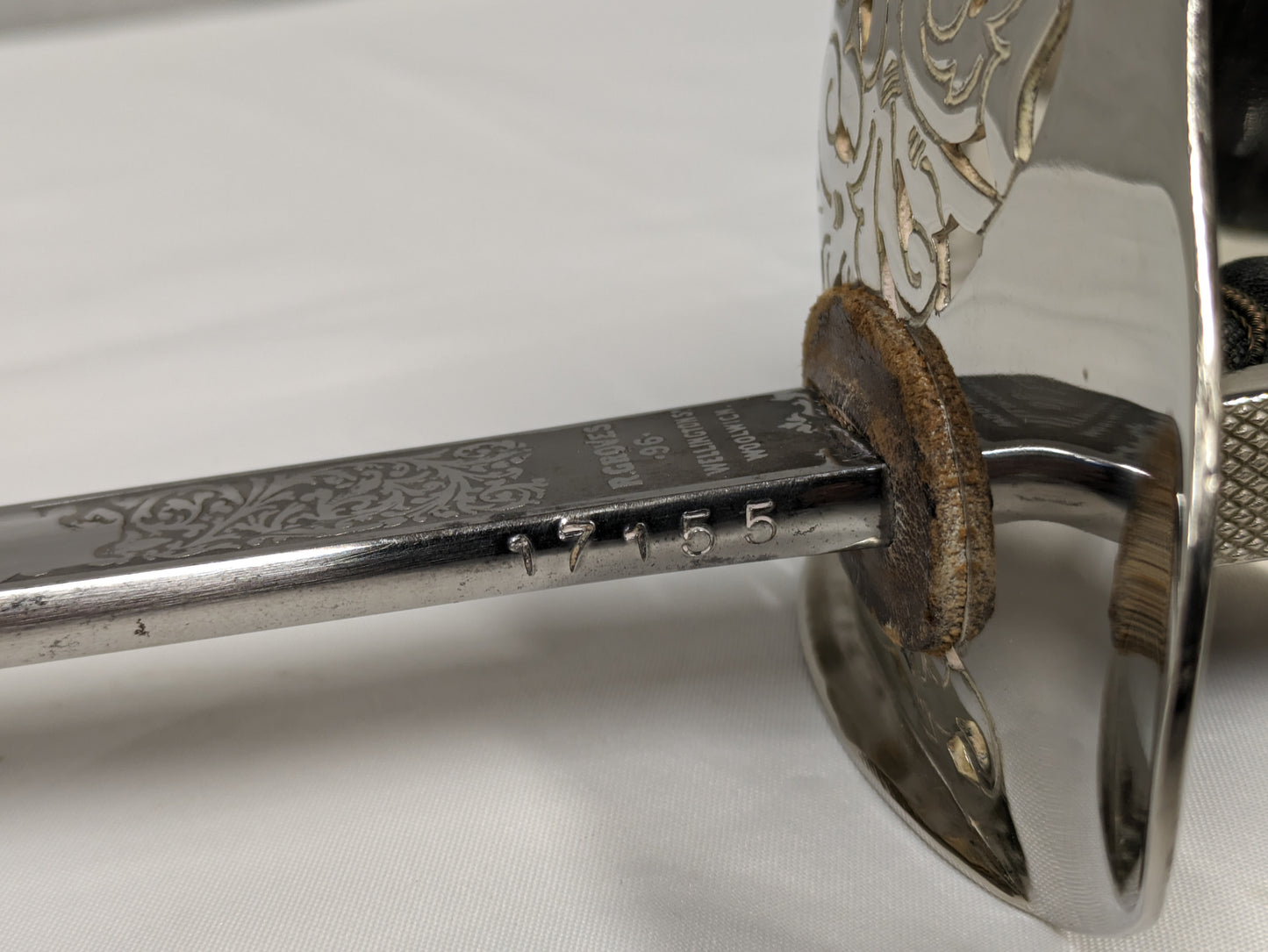 British 1897 Pattern Royal Engineers Officers Sword - R Groves 17155