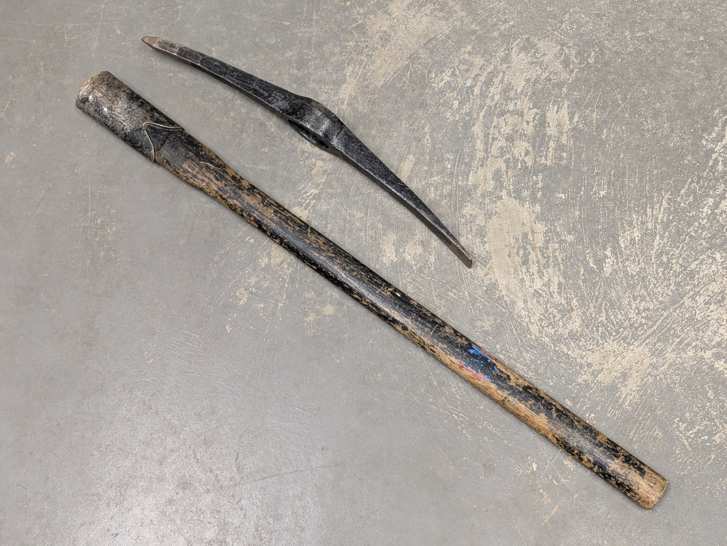W. Gilpin 4.5lb Pick Axe - Dated 1983