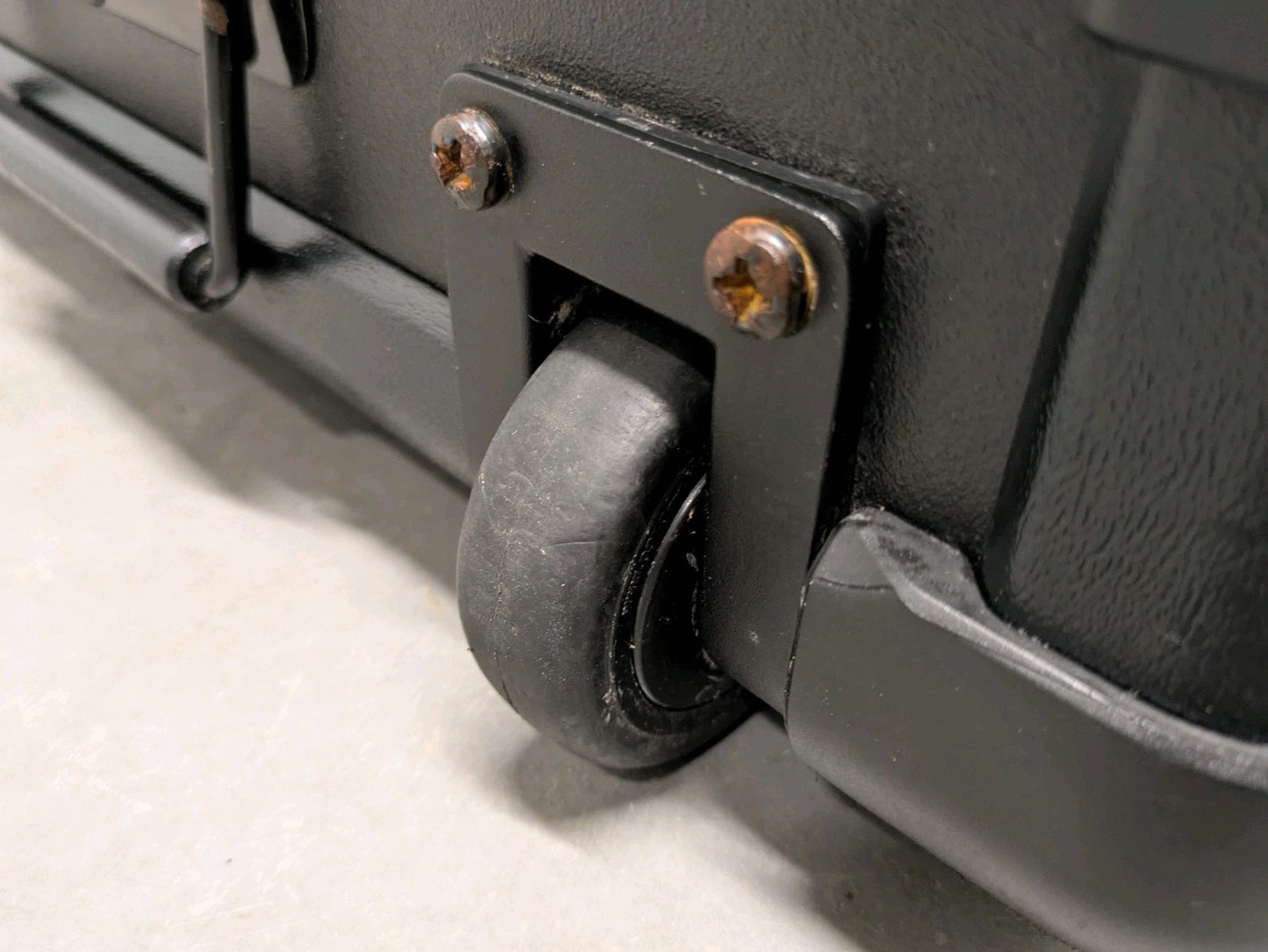 Black Storage Flight Equipment Wheeled Flat Screen Case Box