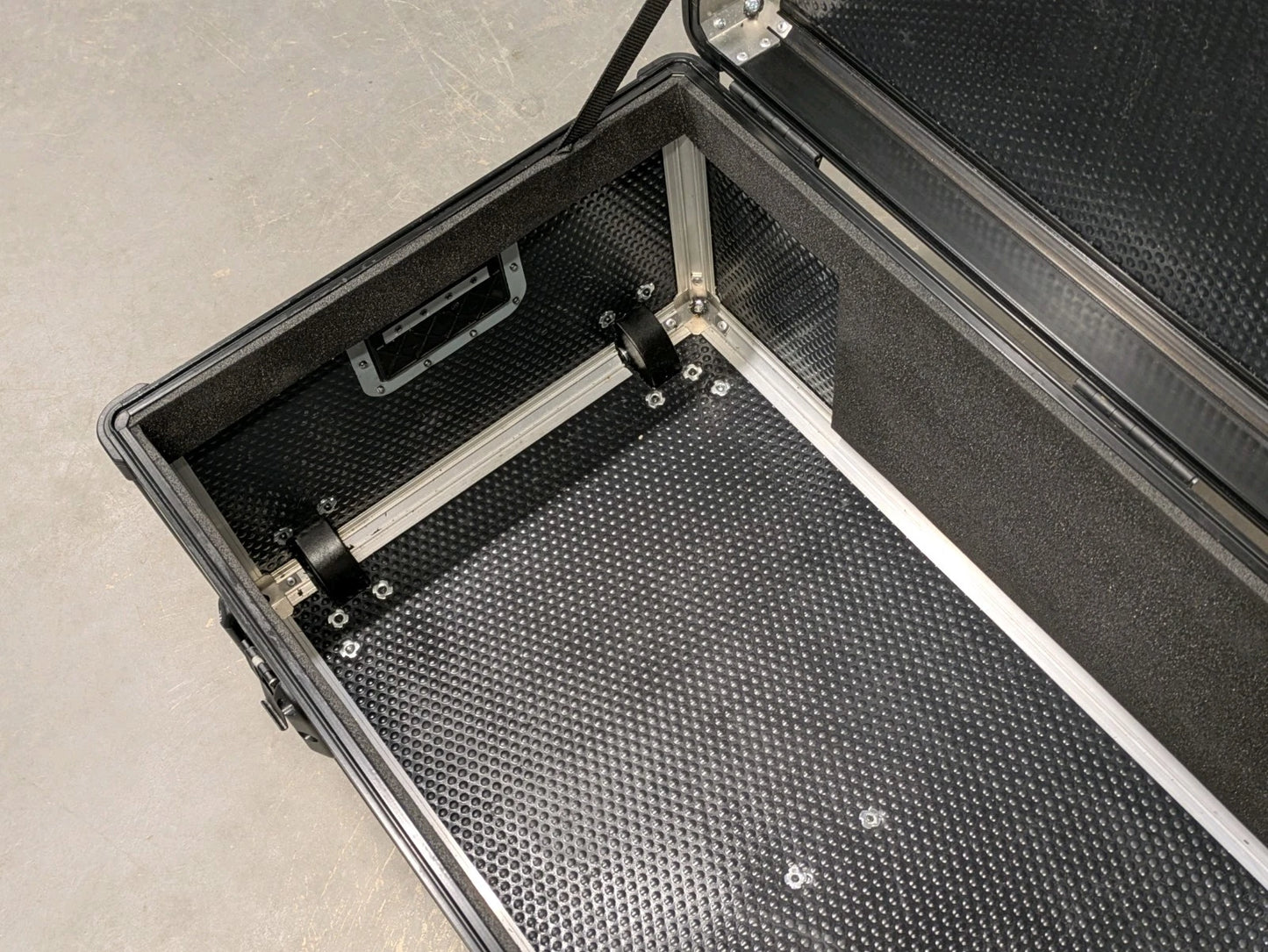 Black Storage Flight Equipment Lockable Wheeled Tote Case Box