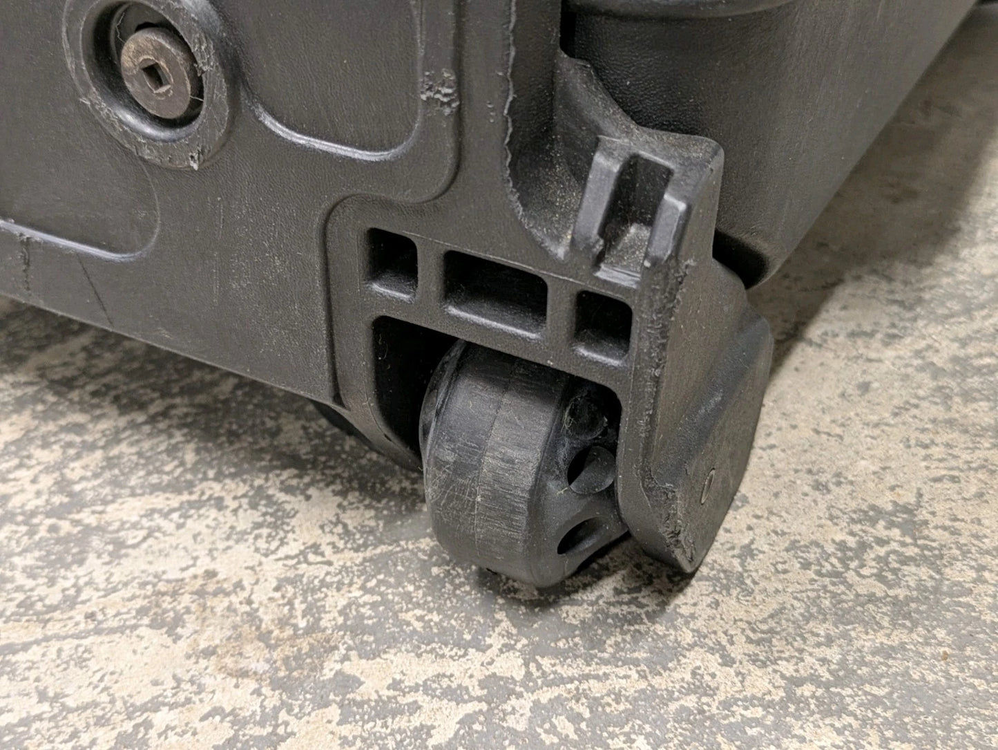 Peli 1620 Protector Pelican Case Travel Flight Equipment Box on Wheels