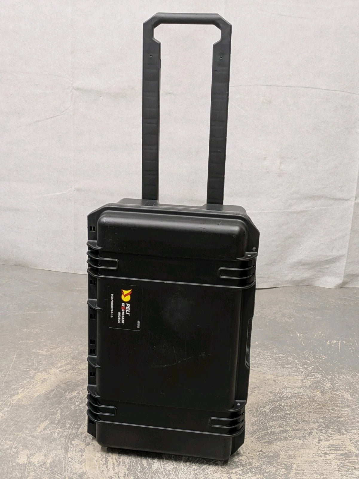 Peli iM2500 Protector Pelican Storm Case Travel Flight Equipment Box on Wheels