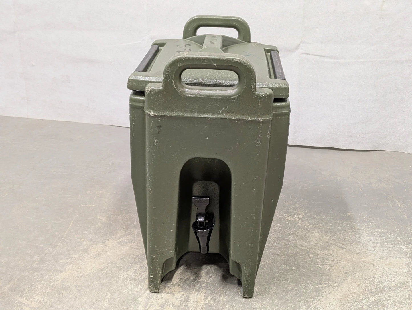 Cambro UC250 Insulated Hot & Cold Drinks Dispenser