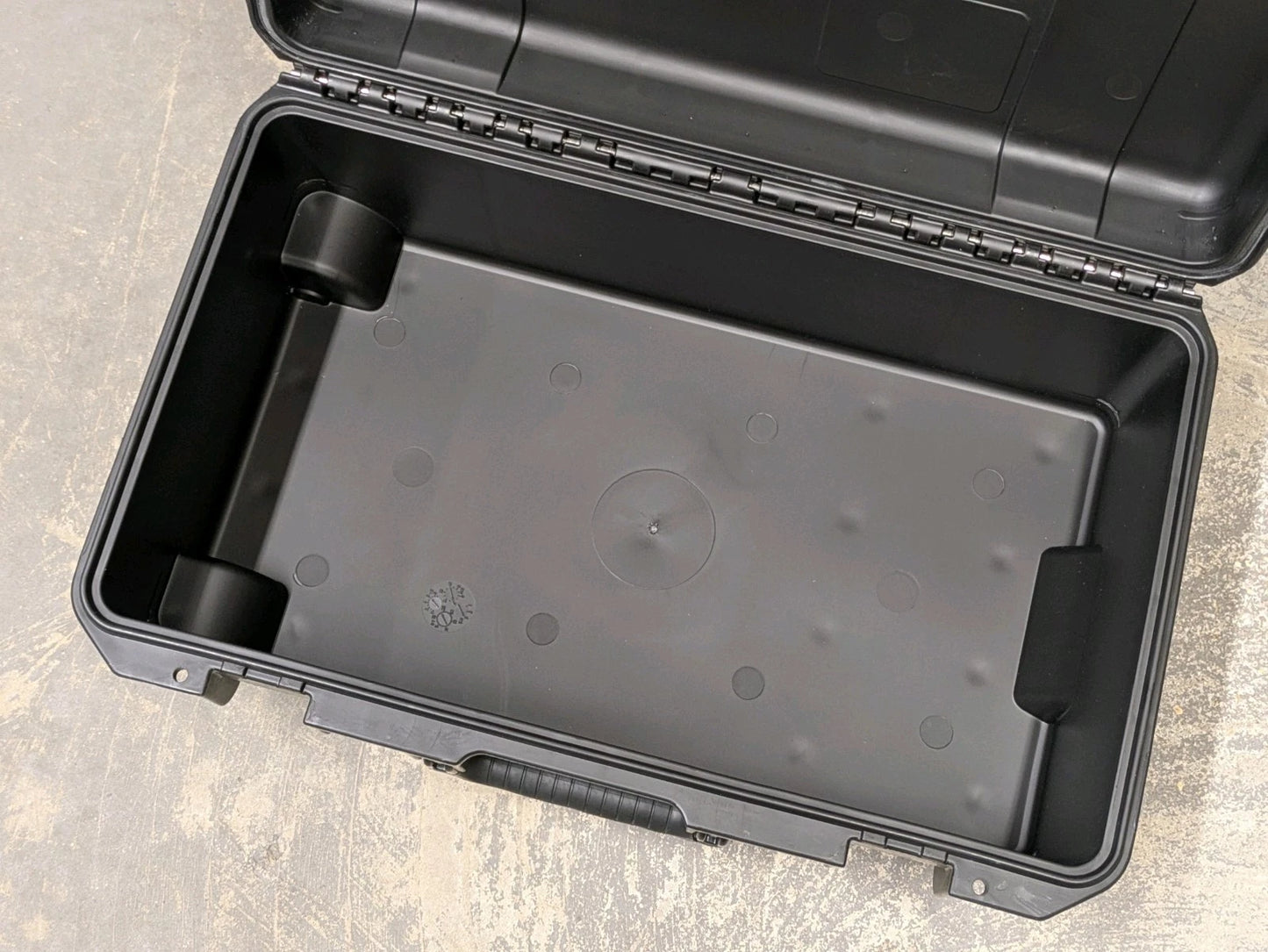 Peli iM2500 Protector Pelican Storm Case Travel Flight Equipment Box on Wheels