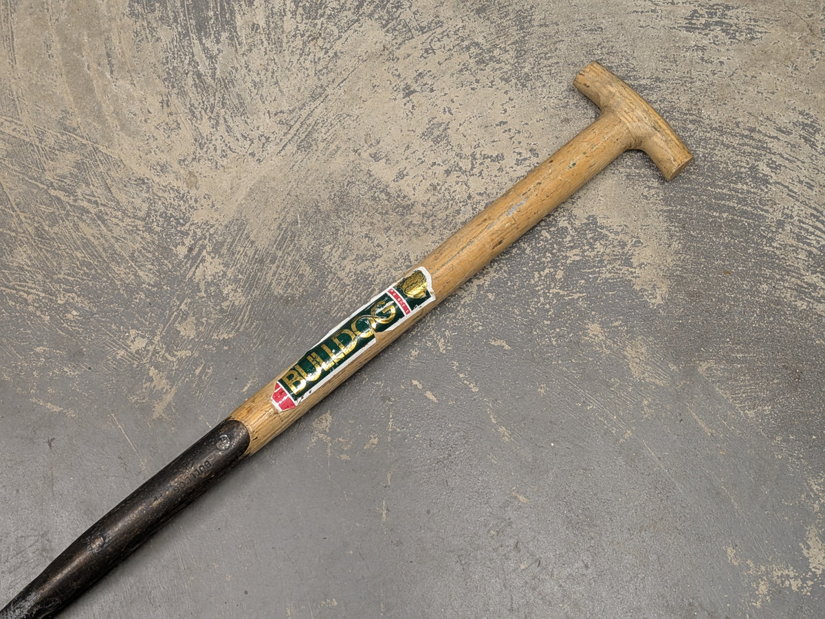 Bulldog 3 ft General Service Shovel - Dated 1995