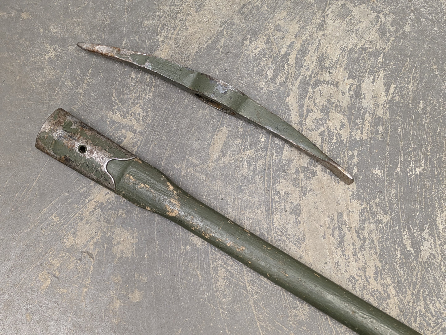 J.T. Parkes Infantry Short Pick Axe - Dated 1985