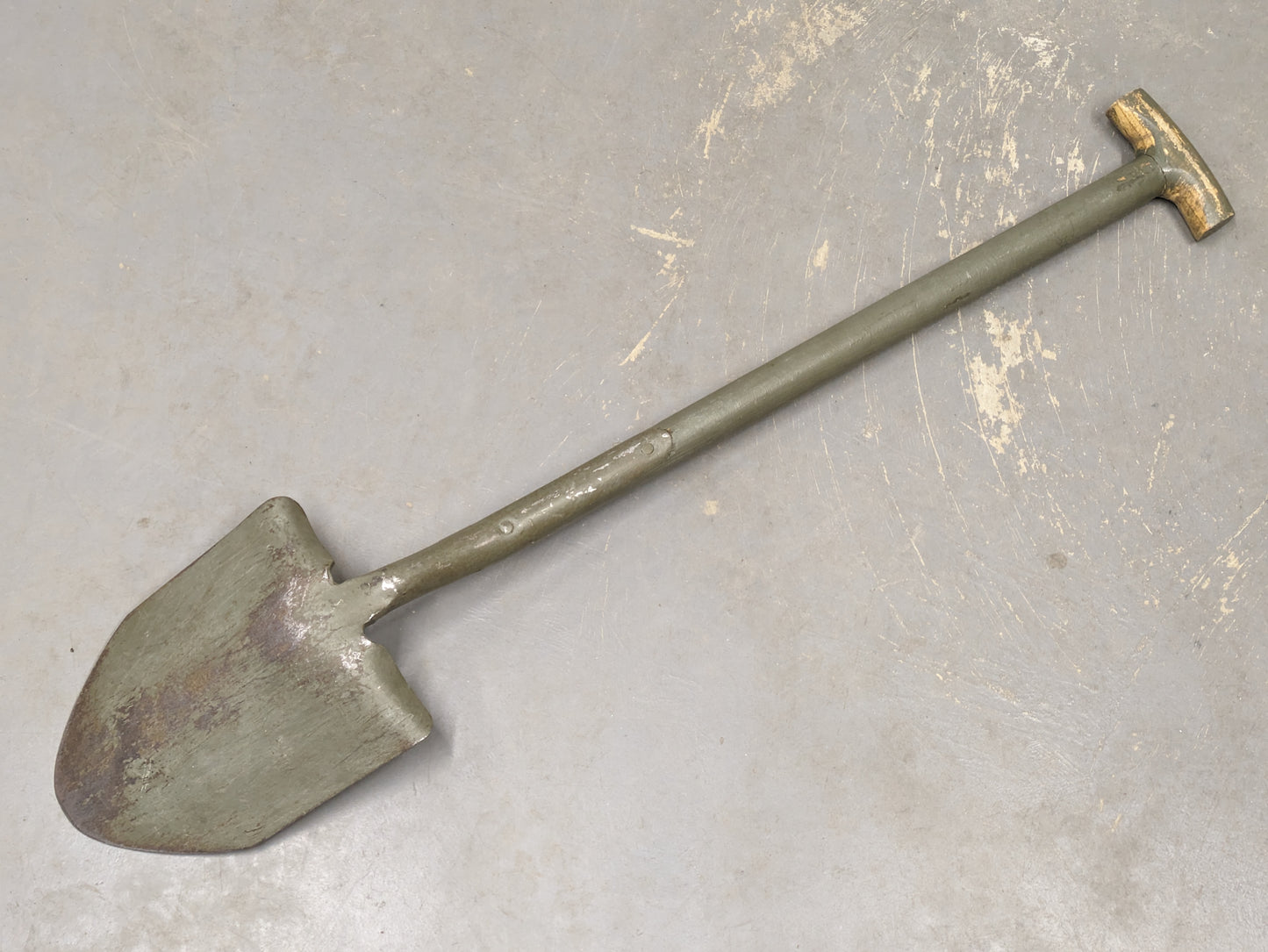 Bulldog 3 ft General Service Shovel - Dated 1972