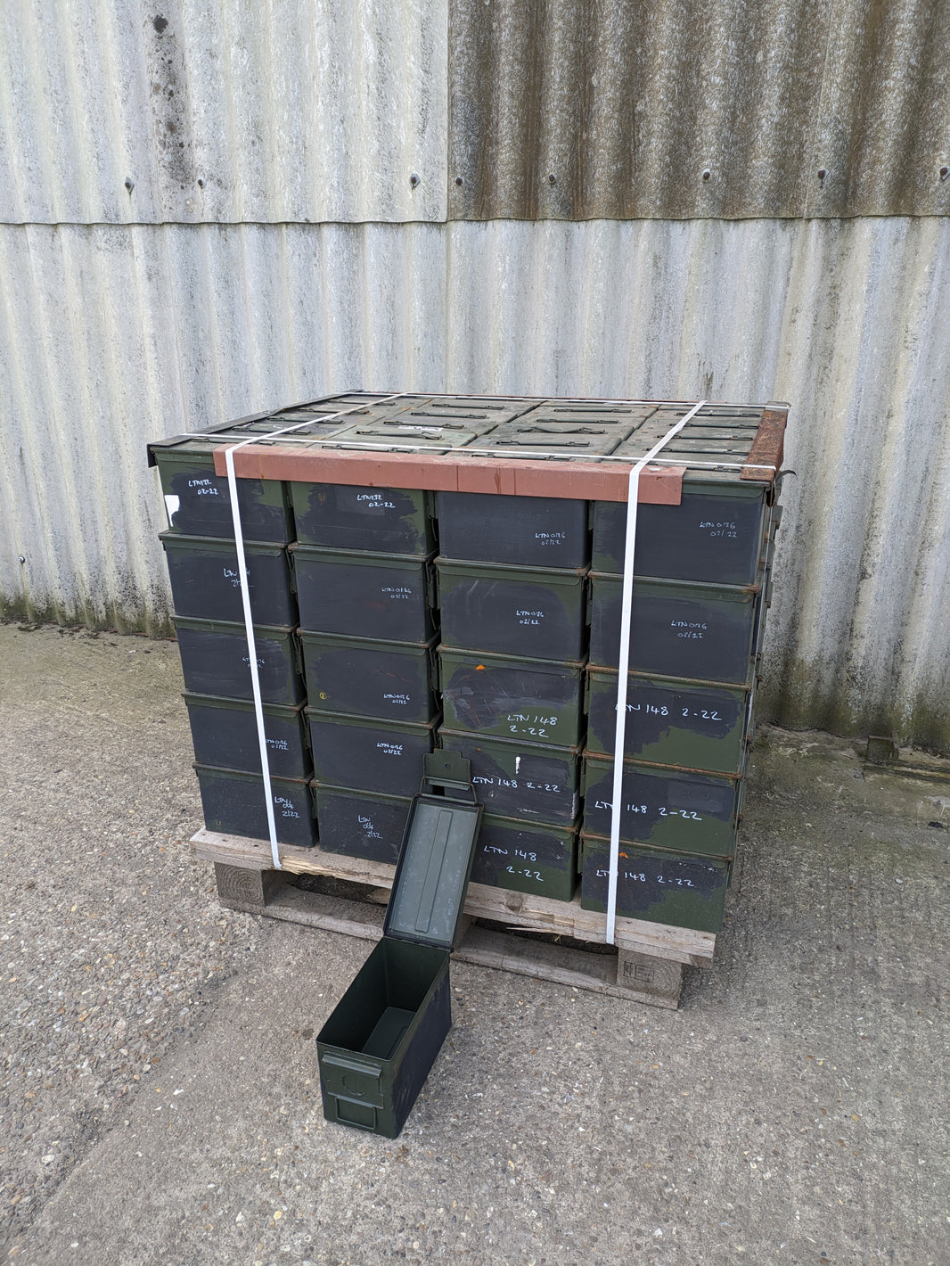 Wholesale Job Lots Healys Outlet Store