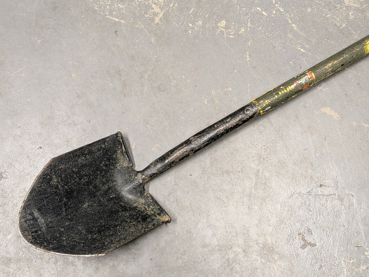 Bulldog 3 ft General Service Shovel - Dated 1985