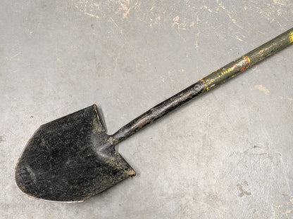 Bulldog 3 ft General Service Shovel - Dated 1985