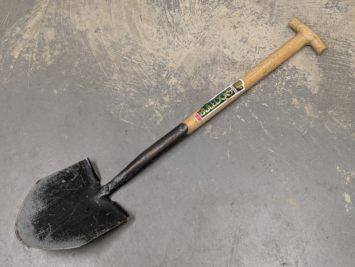 Bulldog 3 ft General Service Shovel - Dated 1995