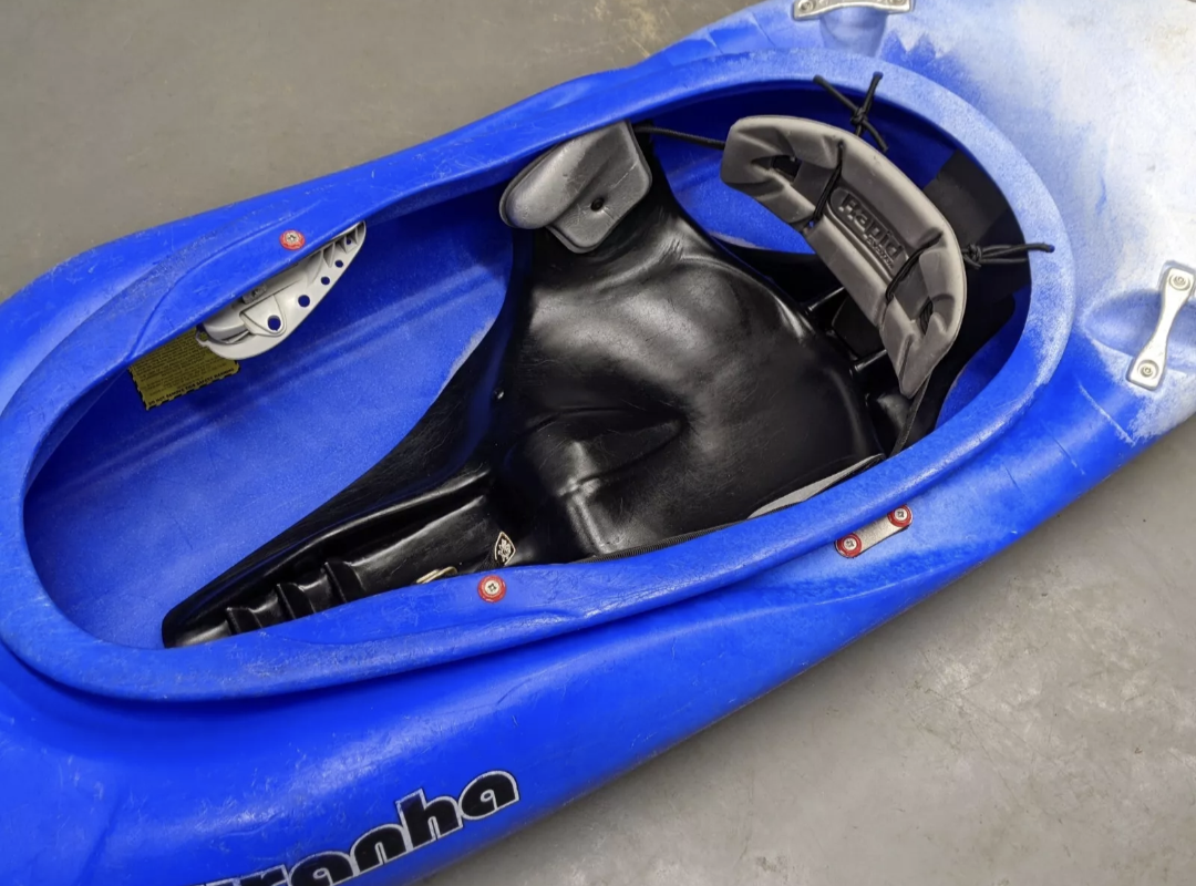 Pyranha H3 235 Kayak