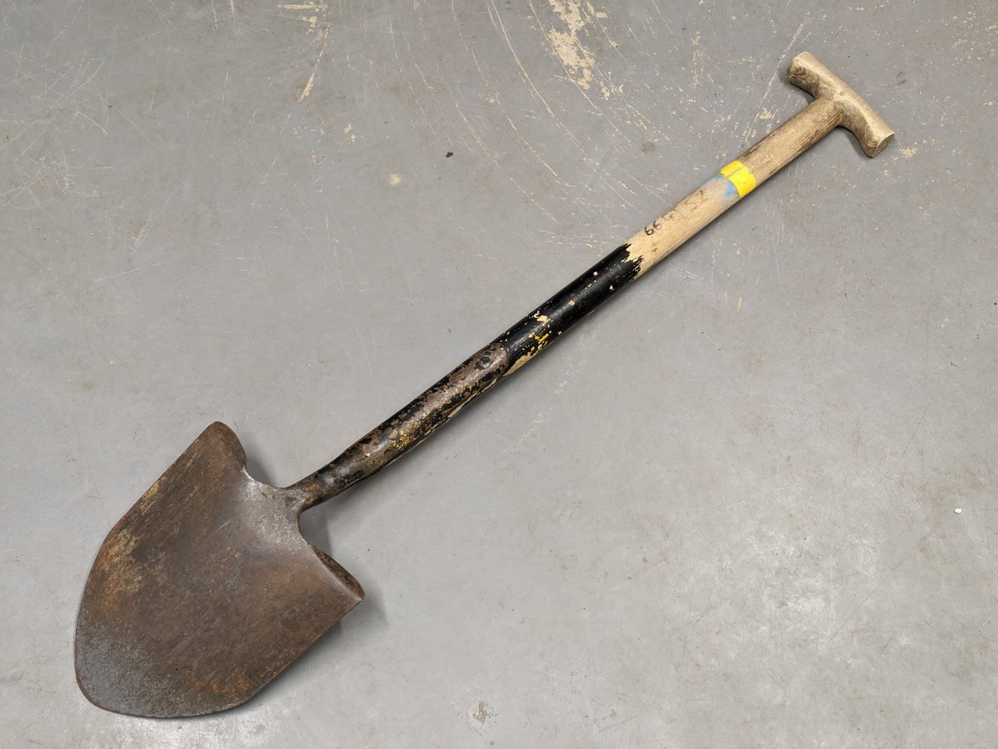 SJ England 3 ft General Service Shovel - Dated 1986