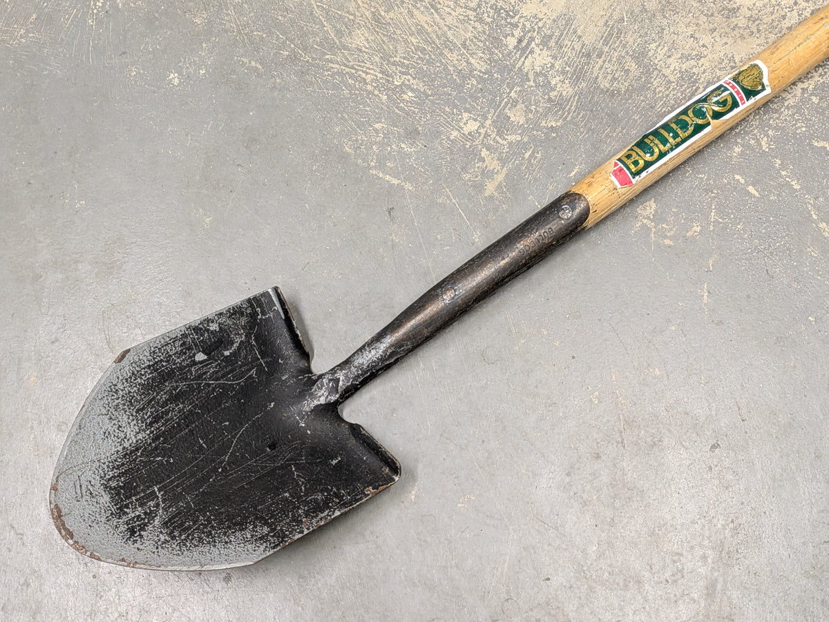 Bulldog 3 ft General Service Shovel - Dated 1995