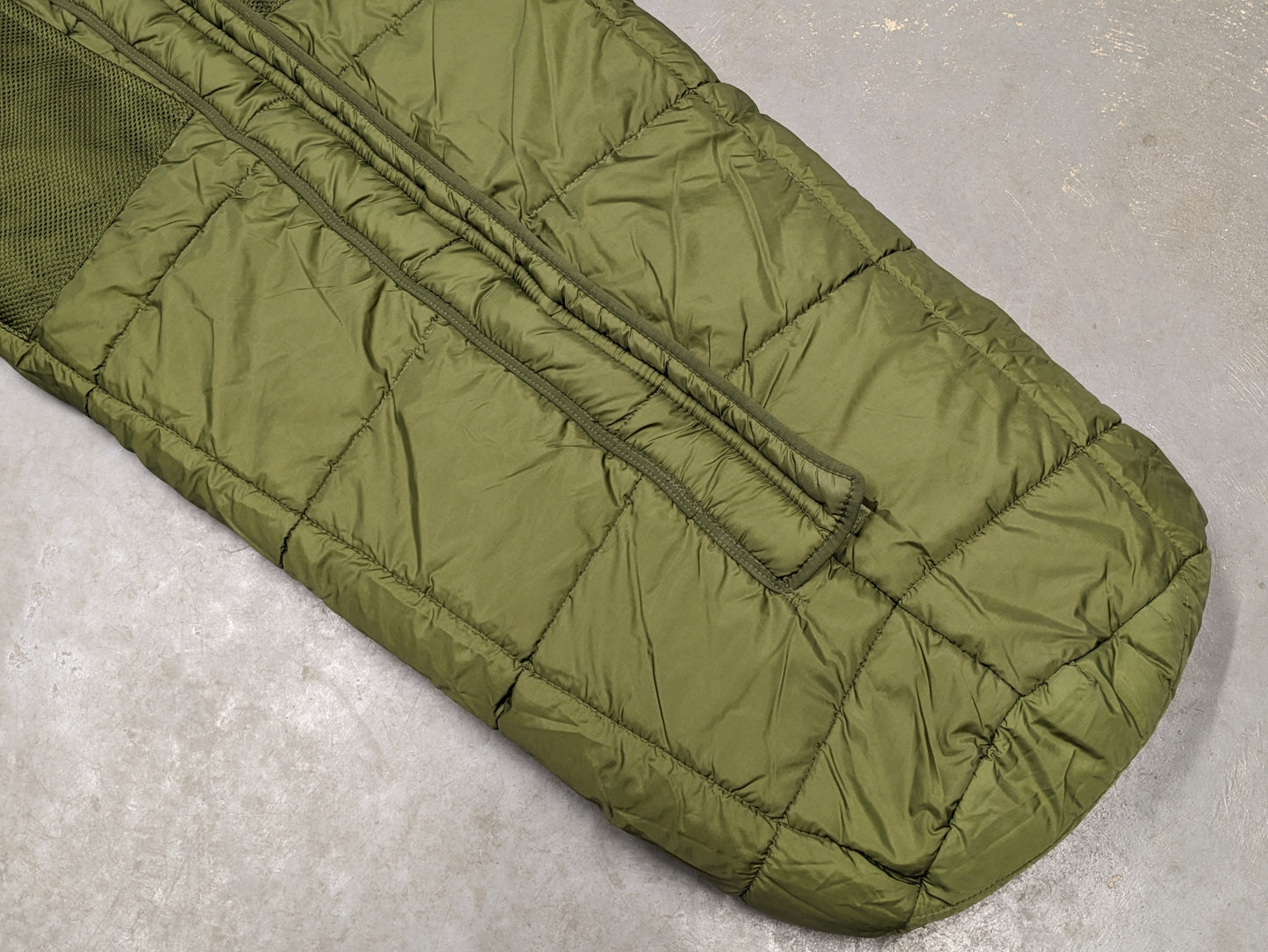 Arctic Extreme Cold Weather Sleeping Bag - Dated 2001