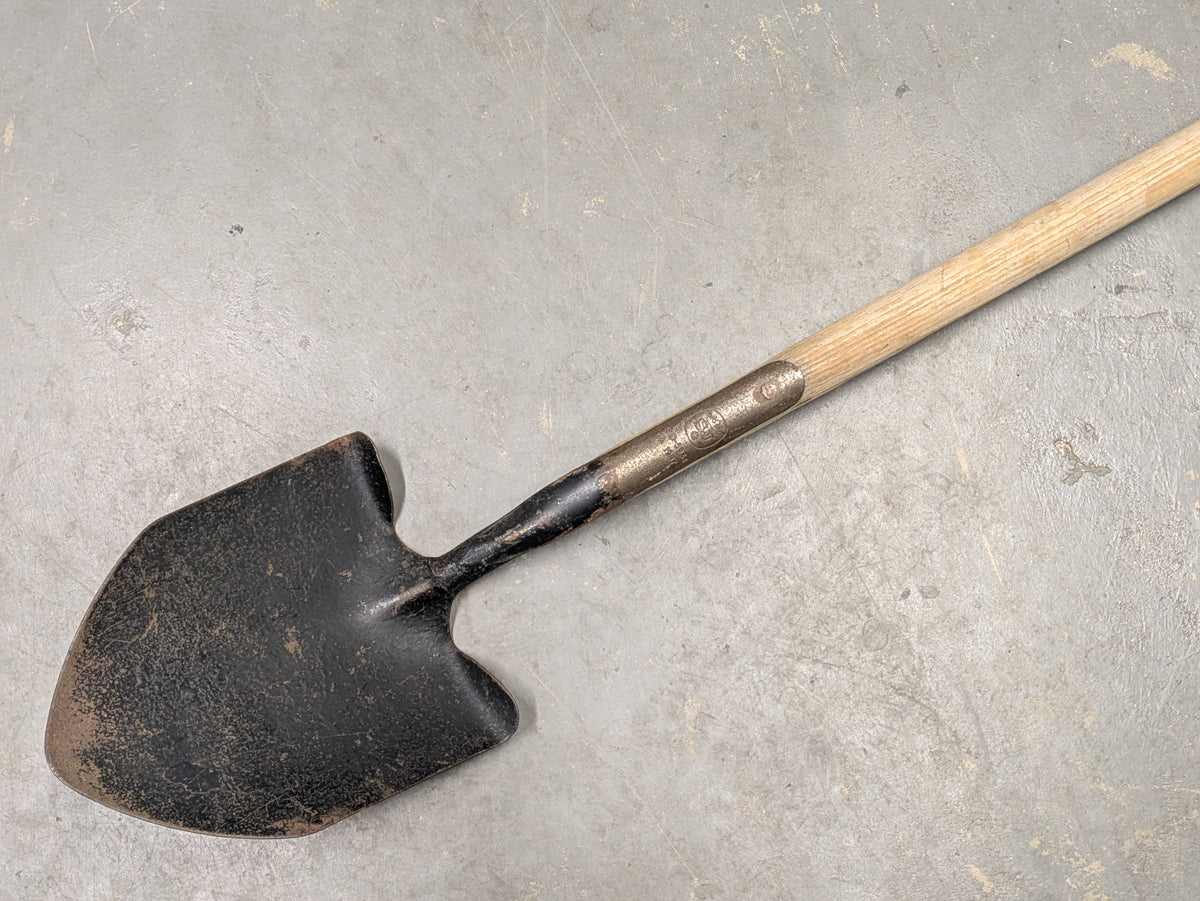 Spear & Jackson 3 ft General Service Shovel - Dated 1987