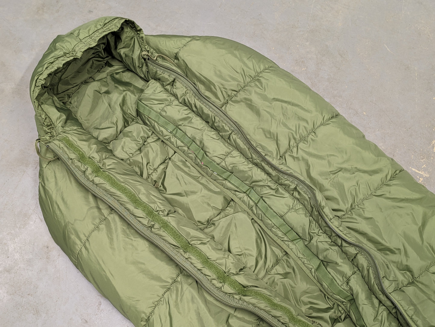 Arctic Extreme Cold Weather Sleeping Bag - Dated 2009