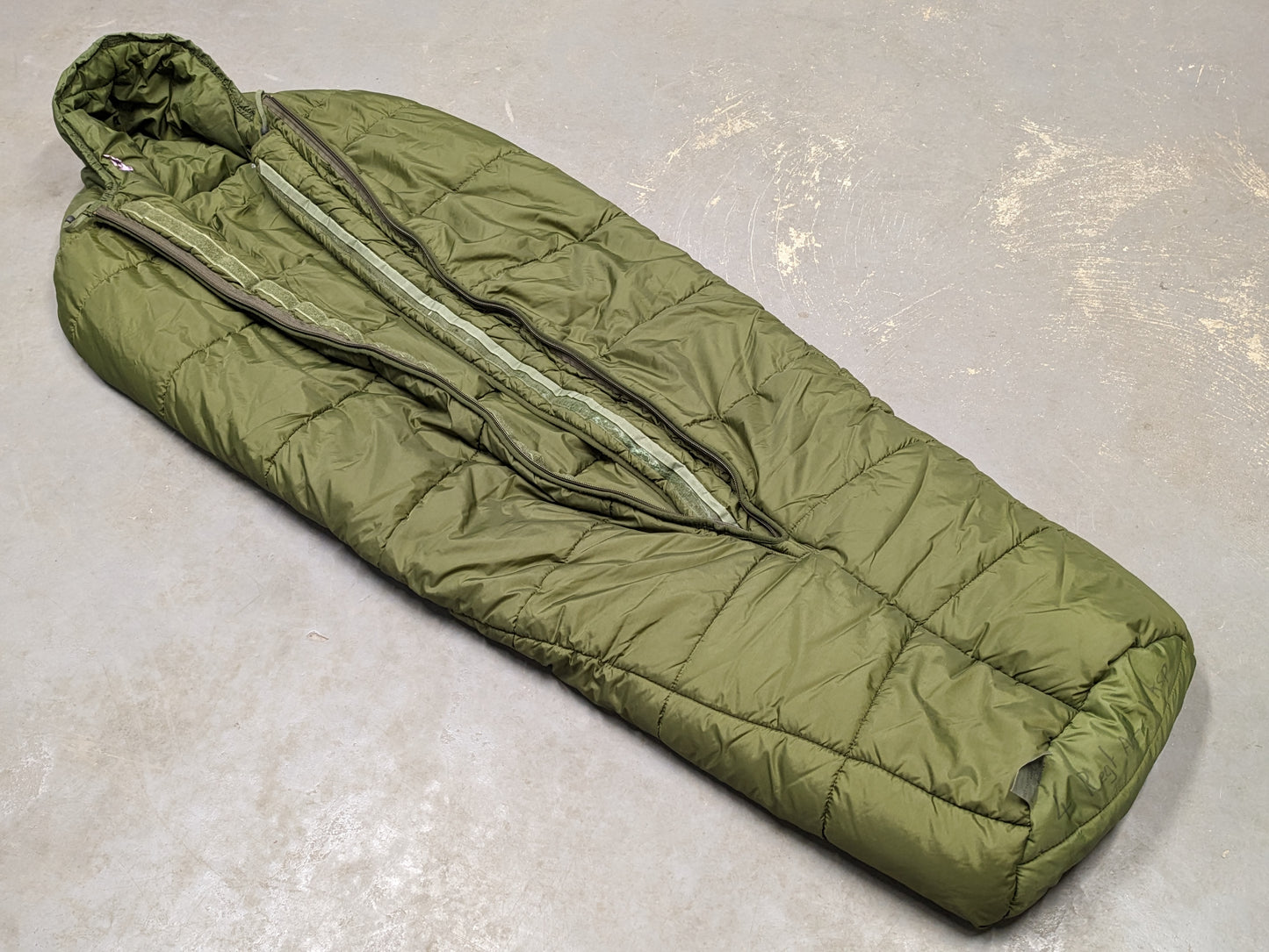 Arctic Extreme Cold Weather Sleeping Bag - Dated 2001