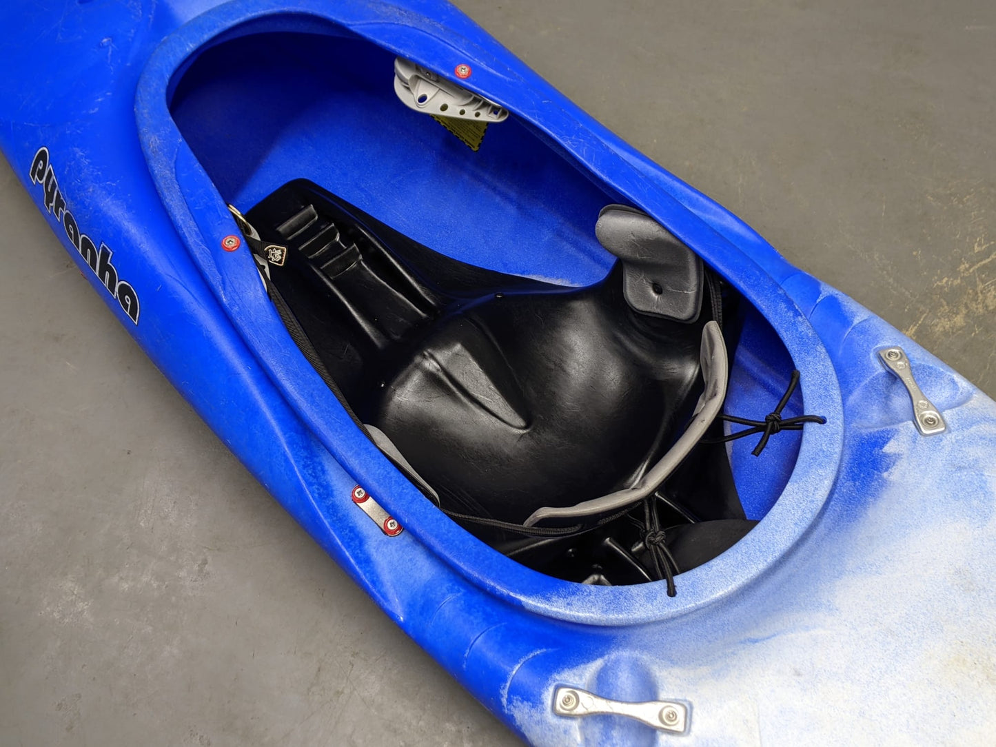 Pyranha H3 235 Kayak