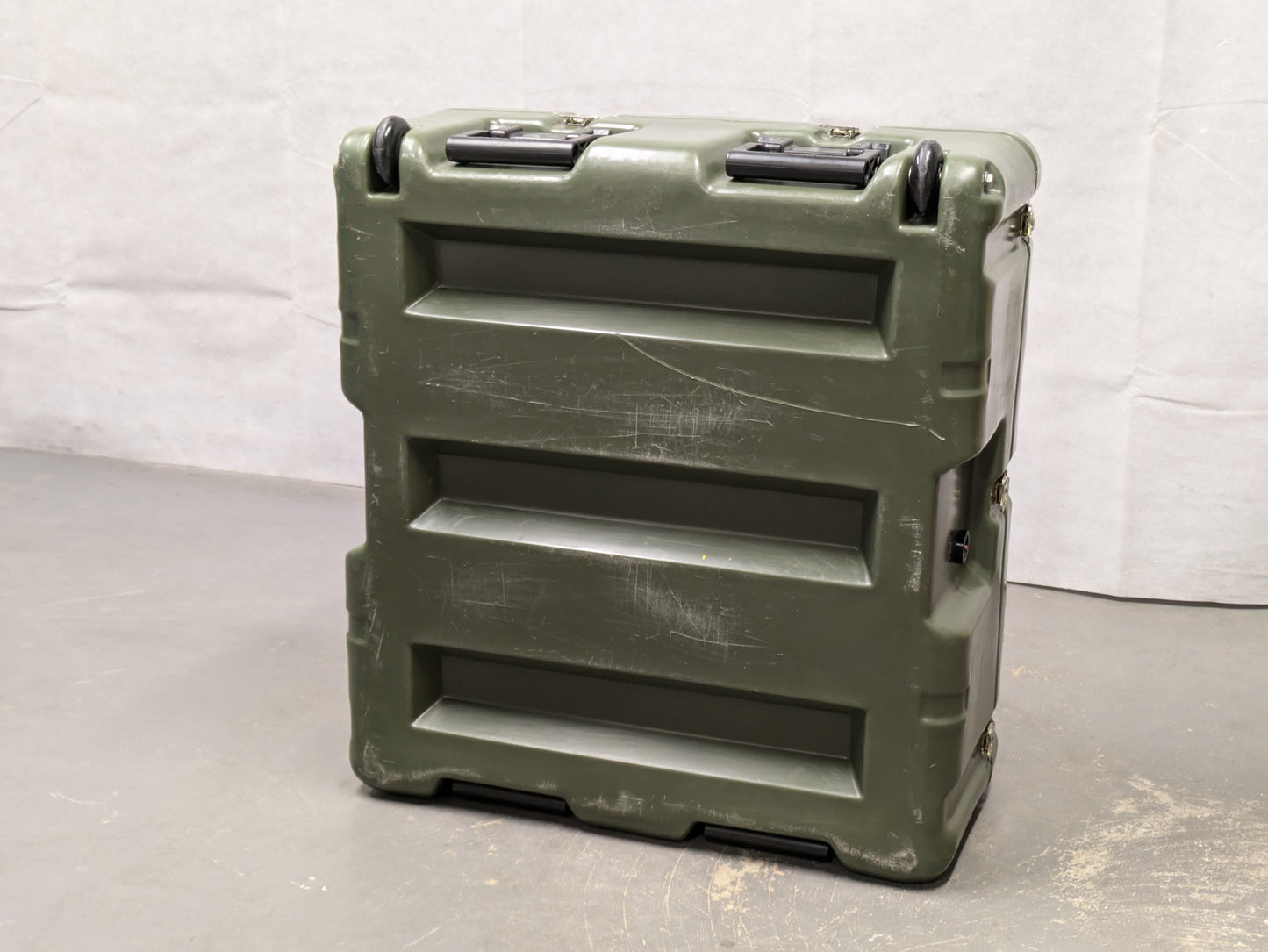 Hardigg Equipment Flight Storage Wheeled Case Box Pelican Peli