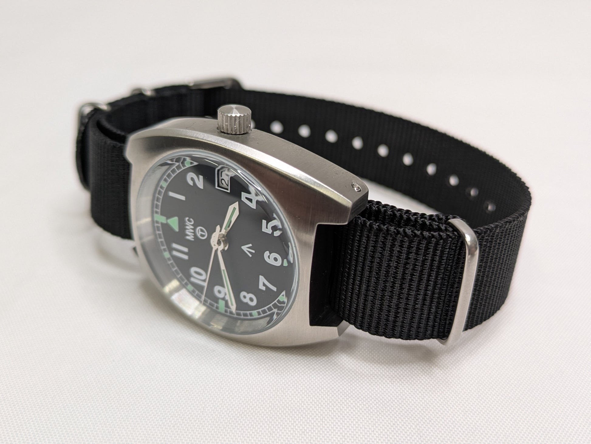 MWC W10 | 1970's PATTERN GENERAL SERVICE WATCH | 24 JEWELS AUTOMATIC | 100m