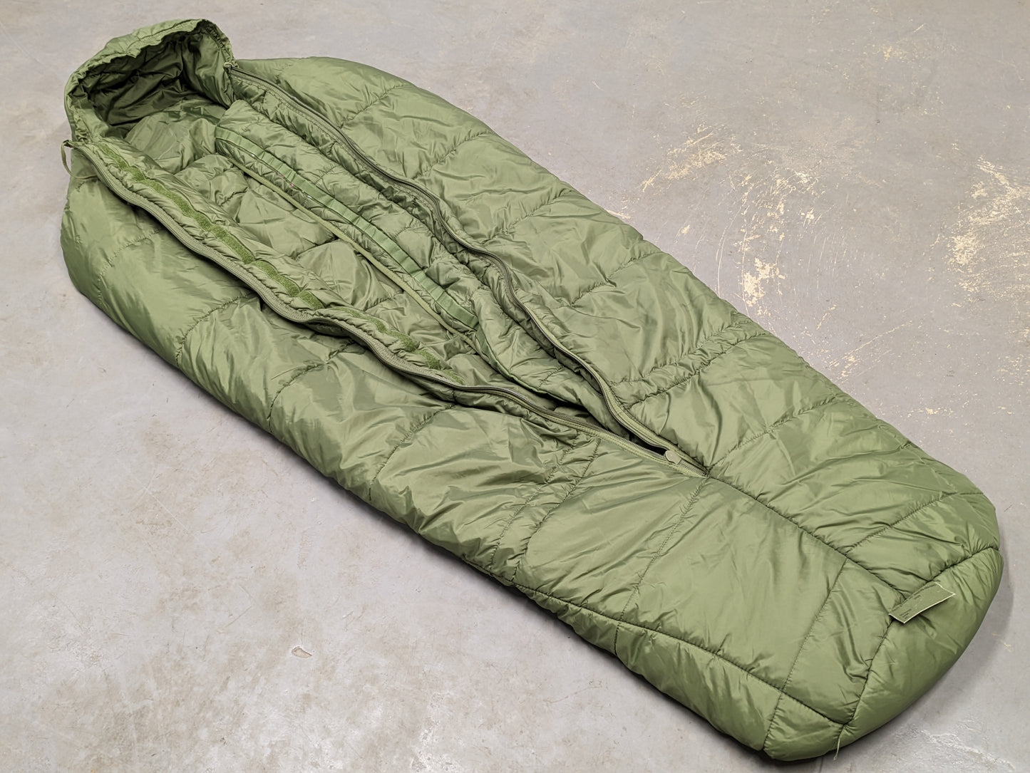 Arctic Extreme Cold Weather Sleeping Bag - Dated 2009