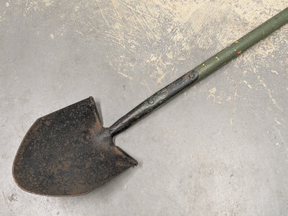 Bulldog 3 ft General Service Shovel - Dated 1985