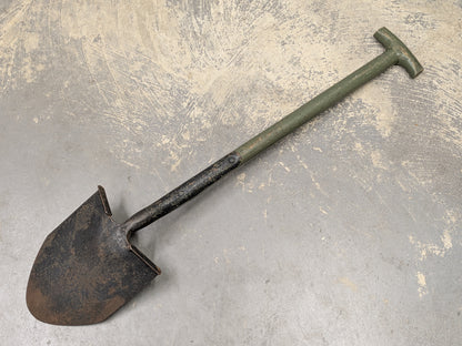 Bulldog 3 ft General Service Shovel - Dated 1985