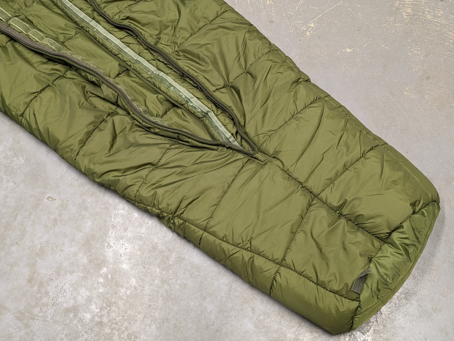 Arctic Extreme Cold Weather Sleeping Bag - Dated 2001