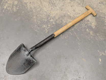 Bulldog 3 ft General Service Shovel - Dated 1995