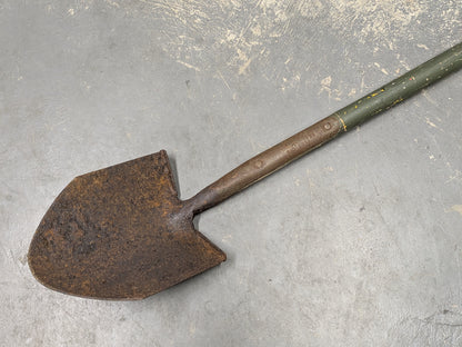 Bulldog 3 ft General Service Shovel - Dated 1985