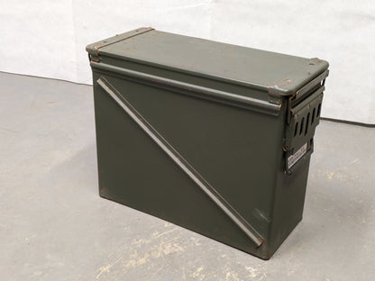 US Army M548 Ammo Ammunition Storage Box Can with 100 x 20mm M51A4N Plastic Dummy Rounds