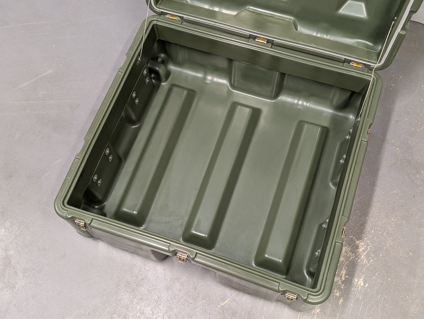 Hardigg Equipment Flight Storage Wheeled Case Box Pelican Peli