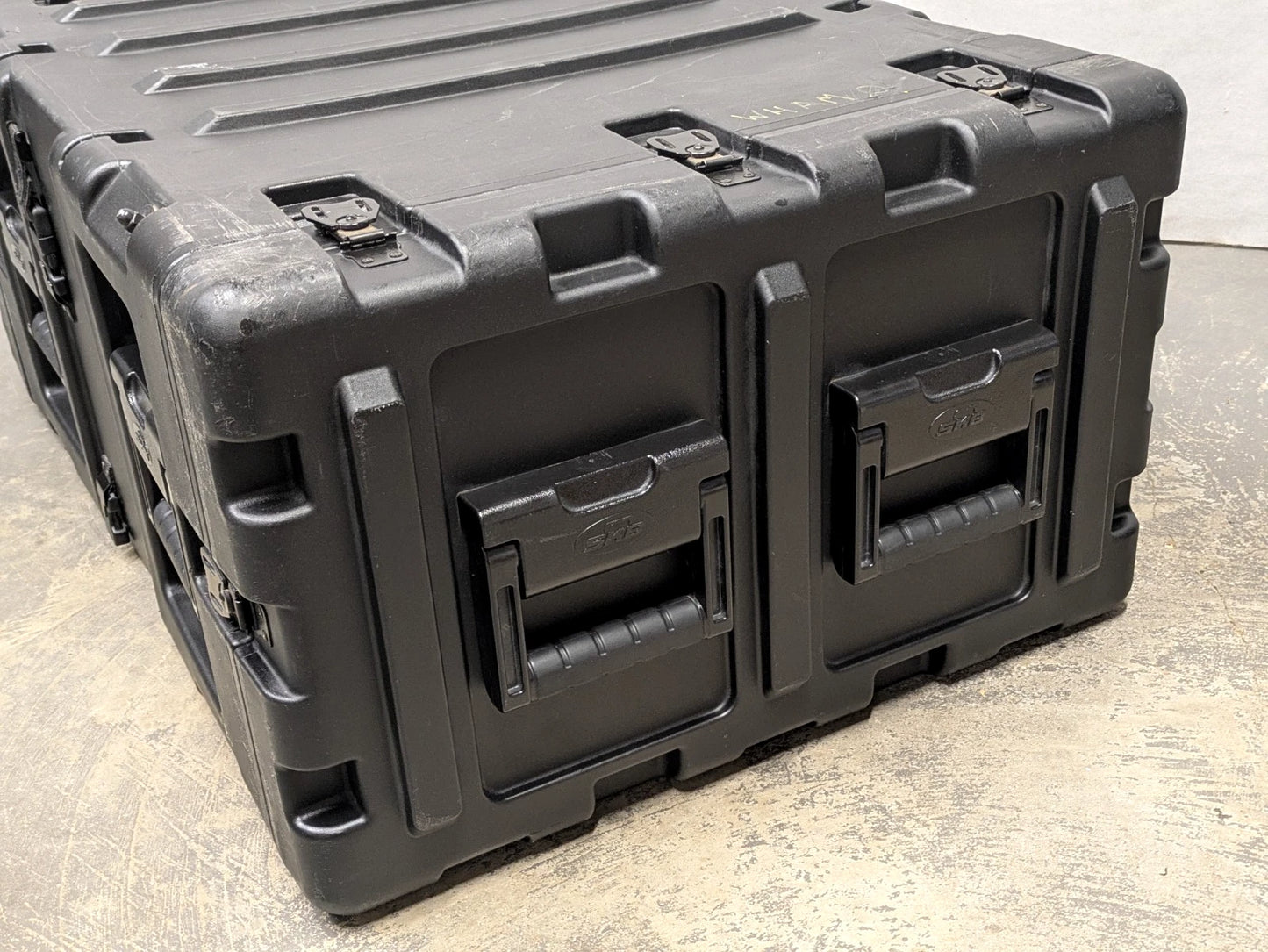 SKB 19" 5U Wheeled Double End Rack Mount Case Box