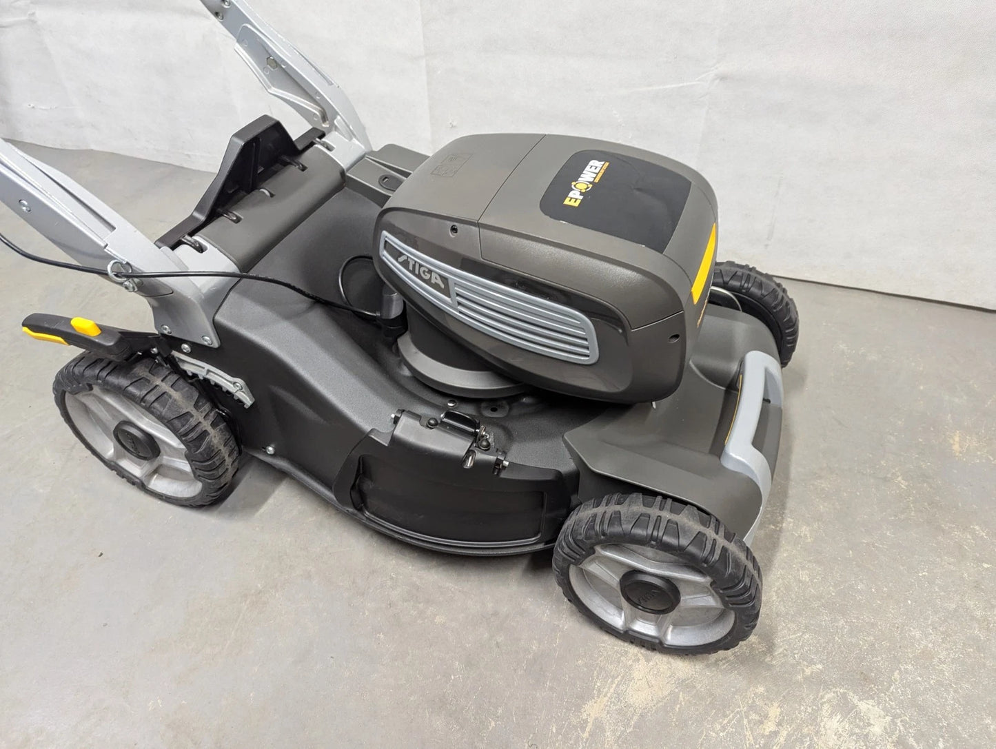 Stiga Twinclip 950 SQ AE 48V Cordless 4-in-1 Battery Powered Lawn Mower 48cm