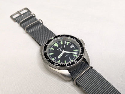 MWC 300M Quartz Military Stainless Steel Divers Watch NSN 6645-99-157-3496