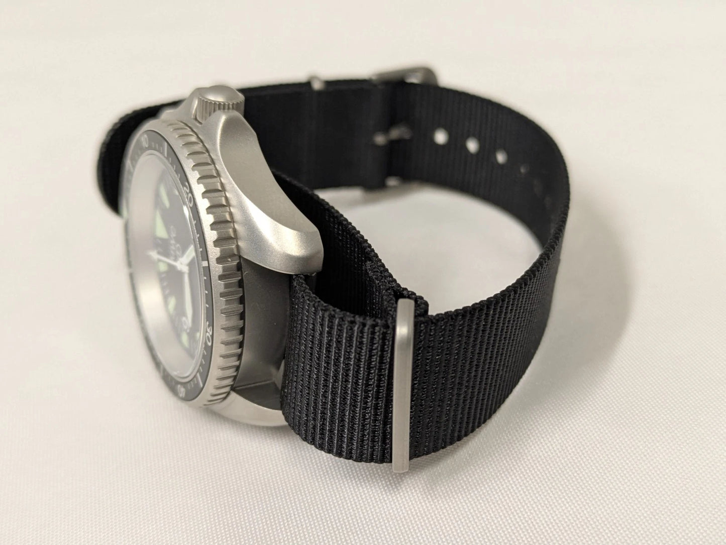 MWC 300M Quartz Military Stainless Steel Divers Watch NSN 6645-99-157-3496