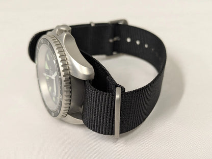 MWC 300M Quartz Military Stainless Steel Divers Watch NSN 6645-99-157-3496