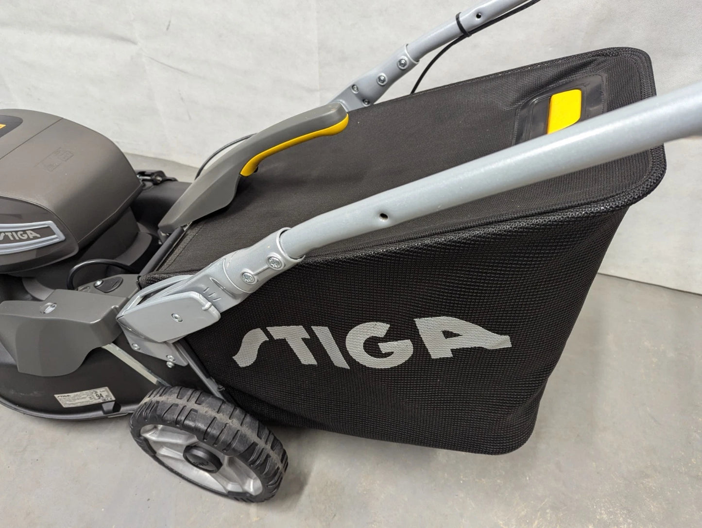 Stiga Twinclip 950 SQ AE 48V Cordless 4-in-1 Battery Powered Lawn Mower 48cm