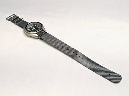 MWC 300M Quartz Military Stainless Steel Divers Watch NSN 6645-99-157-3496