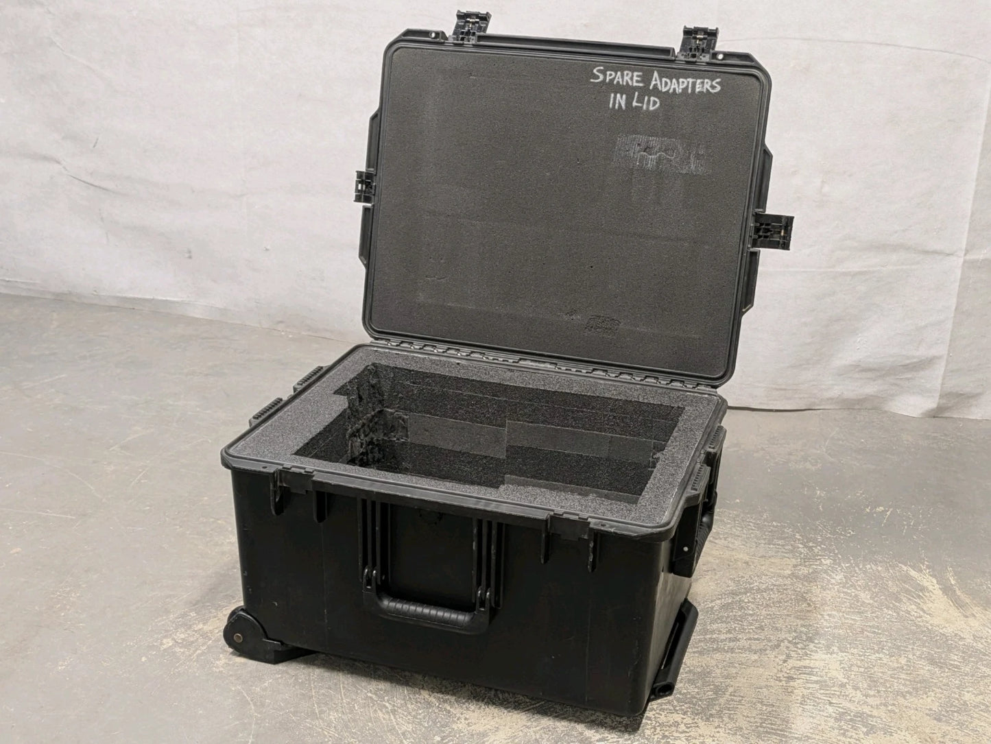 Peli iM2750 Protector Pelican Storm Case Travel Flight Equipment Box on Wheels