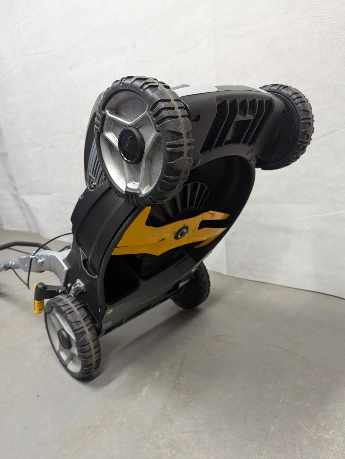 Stiga Twinclip 950 SQ AE 48V Cordless 4-in-1 Battery Powered Lawn Mower 48cm